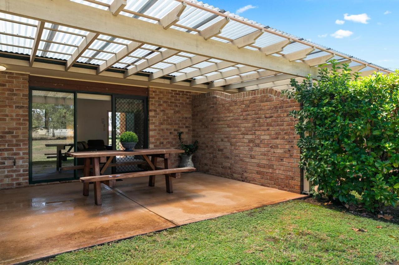 Potters Apartments Cessnock Exterior photo
