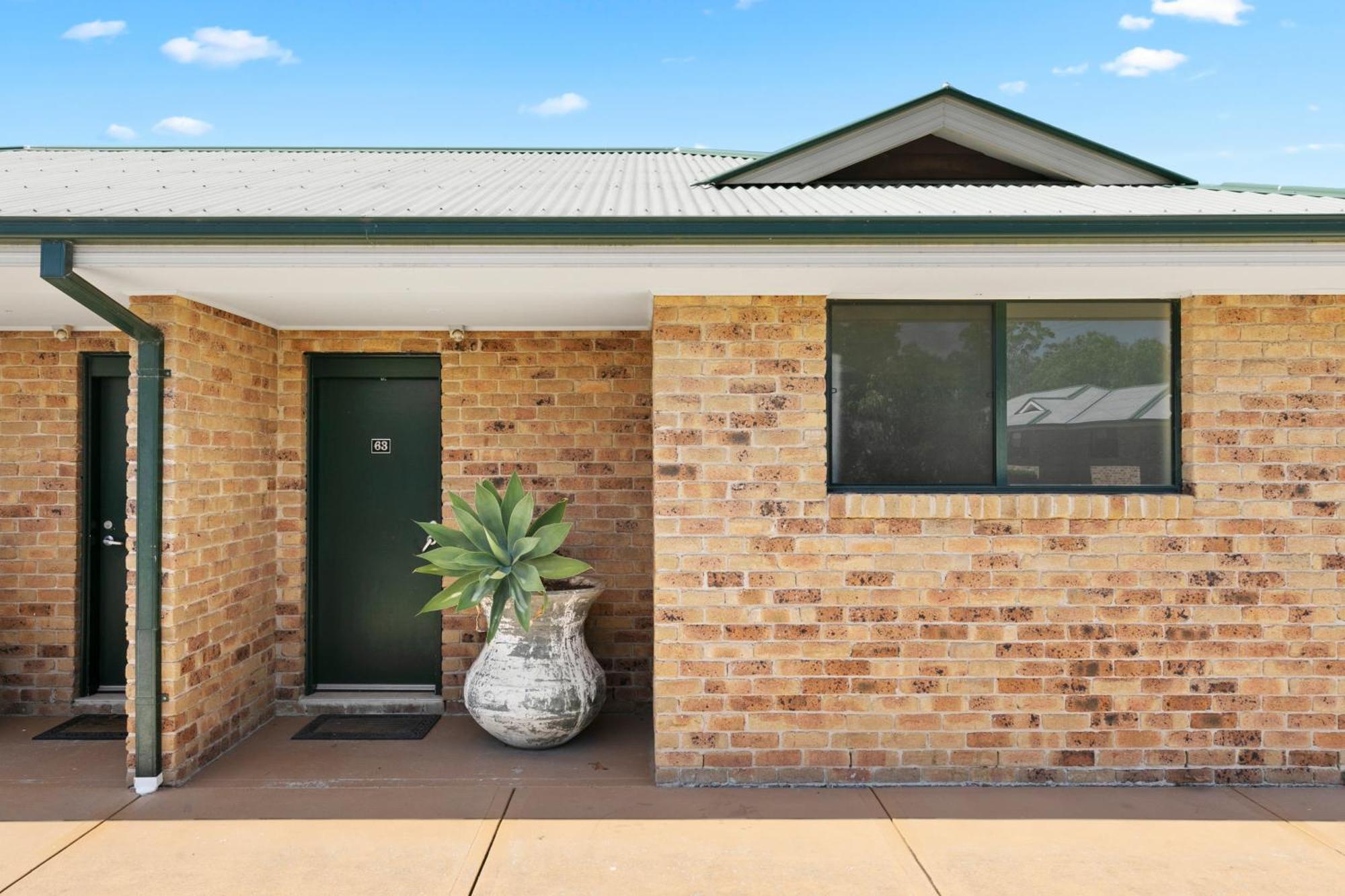 Potters Apartments Cessnock Exterior photo