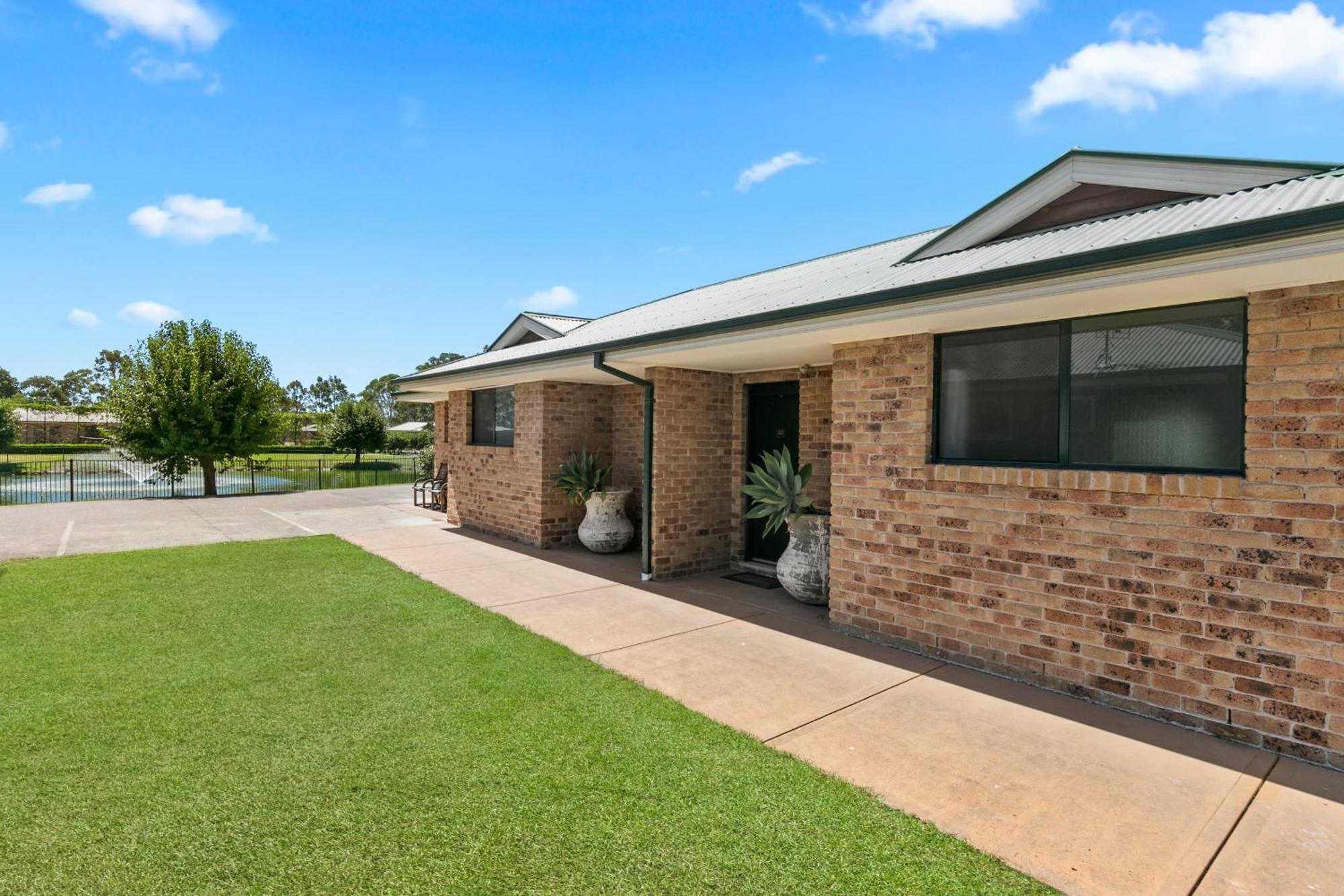 Potters Apartments Cessnock Exterior photo