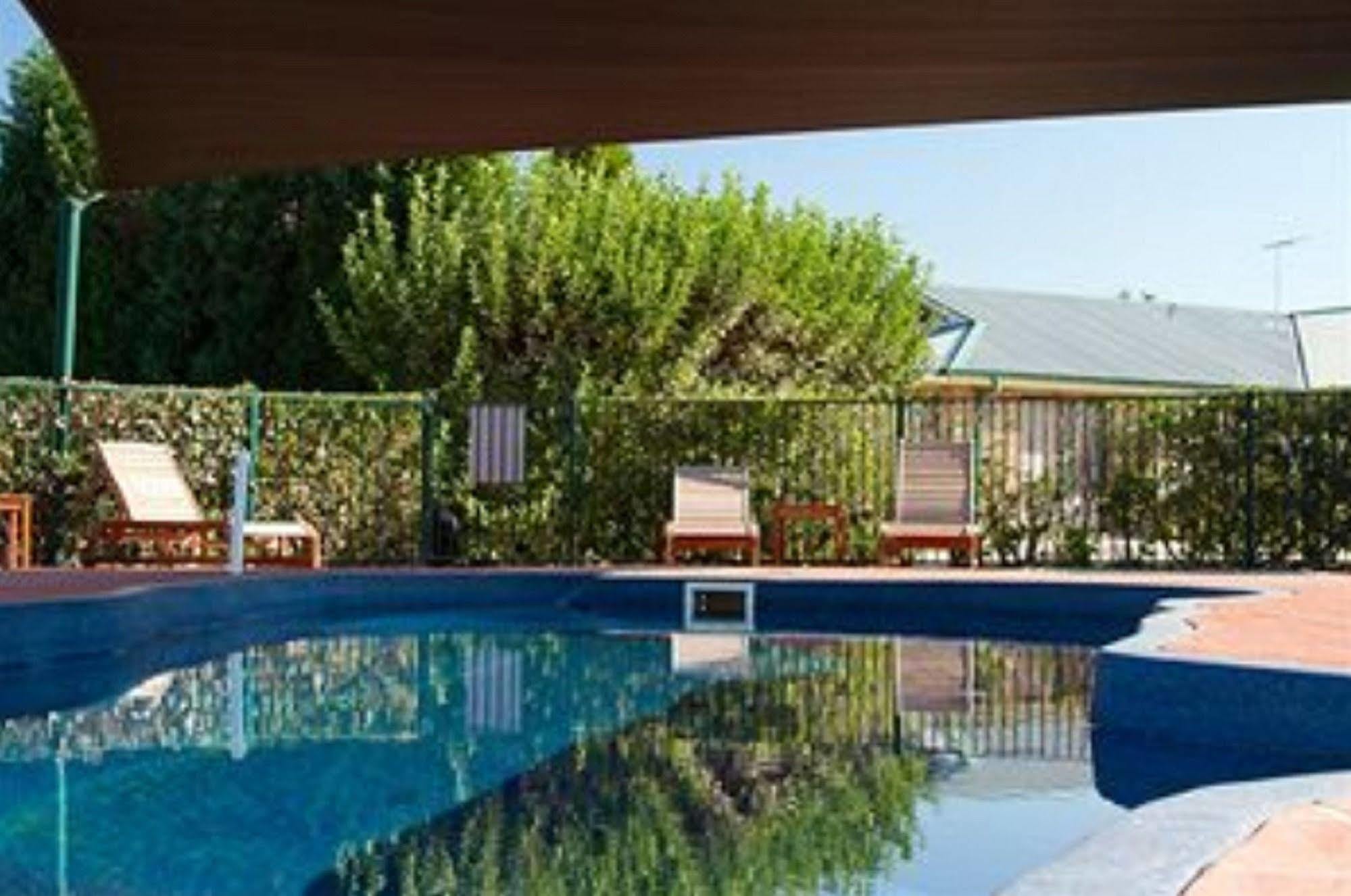 Potters Apartments Cessnock Exterior photo